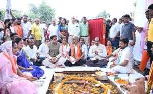 Bhoomipujan of projects worth Rs 96 crore in Raipur West, MLA Rajesh Munat's hard work paid off, Raipur West gets big gifts Raipur West on the path of development, Deputy CM Arun Sao announces Rs 50 lakh each for 70 wards Raipur gets gift of development works worth Rs 150 crore: Deputy CM Arun Sao lays foundation stone of 3 overpasses, lakhs of people will get relief, Chhattisgarh, Khabargali