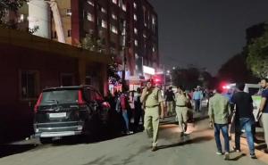 A massive fire broke out at the trauma centre of Sawai Mansingh Hospital, causing panic and outcry, killing 8 people. Hindi latest News khabargali 