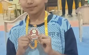 25th State Level Karate Championship: Dhanishtha Sahu of Raipur won bronze medal in Under-14 category, Coach Karate Instructor Gopal Kumar, Aastha Public School located in Kavita Nagar, Raipur, Chhattisgarh, Khabargali