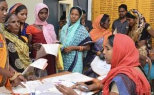 Important news for women in Chhattisgarh: Get your e-KYC done quickly, or you won't receive your money. Chhattisgarh Raipur mahtari vandan khabargali 