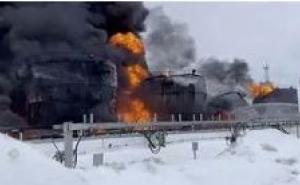 Drone attack on Oman's Salalah port, oil tanks on fire, smoke in the sky oman news hindi latest big news khabargali 