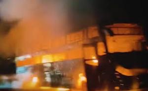 Fire in Jaisalmer-Ahmedabad sleeper bus, 8 injured, 1 dead hindi news latest news khabaragali 