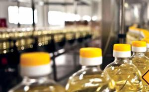 Edible oil prices rise by up to ₹300 per tin due to the war, and disposable oil prices also rise. Raipur chhattisgarh big news khabargali 