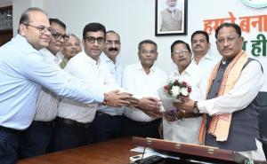 A state-of-the-art physiotherapy centre will be opened in Nava Raipur, Chief Minister Vishnu Dev Sai has approved the allotment of land at a concessional rate, Bhagwan Mahavir Jain Relief Trust, Ashok Pagaria, senior social worker Santosh Baid, Raipur, Chhattisgarh, Khabargali