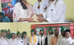 Preparations for the 60th Urs of Hazrat Syed Khaki Shah Wali Rahmatullah Aleh in Madarwada, Urs Committee meeting held with communal harmony, Khiraj-e-Aqidat and prayers for peace and brotherhood in the country, Haj pilgrims honored, Chairman of Chhattisgarh State Haj Committee Mr. Mirza Ejaz Baig, Chairman of Seerat Committee Mr. Sohail Sethi, Managing Director of Vedic News Channel Syed Salma, Raipur, Chhattisgarh, Khabargali