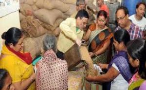 Ration shops' timings changed, will remain open till 9 pm raipur chhattisgarh hindi news khabargali 