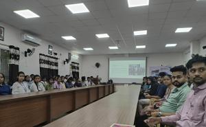 Workshop on Digital and Financial Literacy concluded at Chhattisgarh College, Aditya Bais, National Centre for Financial Education, Principal Dr. Anjali Bhatnagar, IQAC Coordinator Dr. Manju Verma, Khabargali