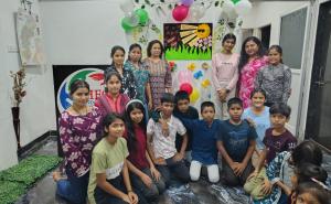 20 day summer camp concluded on a grand note in Raipur, courtesy Pathashala, Raipur and UHFC Foundation. Children learnt the art, dance and personality development skills. Mahendra Singhania, dentist and social worker Dr Abhishek Mishra, Sonam Srivastava, founder and director of UHFC Foundation, Raipur, Chhattisgarh, Khabargali