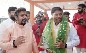 Cabinet Minister Kedar Kashyap visited the divine abode of Maa Matangi; he offered prayers and sought blessings for the state's prosperity. Hindi news latest news khabargali 