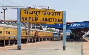 Pregnant woman gives birth at Raipur station; newborn dies due to premature delivery  hindi news khabargali 