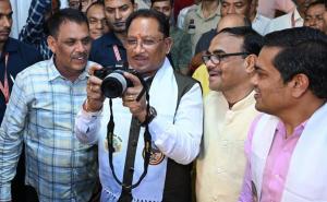 Chief Minister Vishnudev Sai, Drishya Samvad 2026, Raipur Press Club, Photo Journalist Fest, Old photographs of Chief Minister Vishnudev Sai, World Photography Day, Raipur Press Club President Mohan Tiwari, General Secretary Gaurav Sharma, Vice President Dilip Sahu, Treasurer Dinesh Yadav, Joint Secretaries Nivedita Sahu and Bhupesh Jangde, Raipur News, Chhattisgarh News, Khabargali