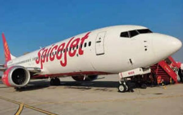 The wheel of the plane coming to Mumbai fell on the runway, there were 78 passengers on board, the pilot declared an emergency hindi News big news latest News khabargali 