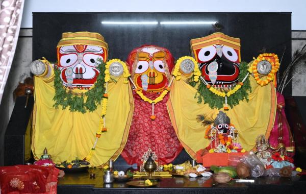 Raipur News, Jagannath Temple Gayatri Nagar, Raipur, MLA and President of Jagannath Seva Samiti Purandar Mishra, Raksha Sutra, 2100 women, Lord Jagannath, Chhattisgarh News, religious event, Khabargali