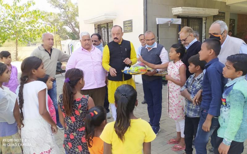 Educational Institution, Satta Sundari Kalibari Higher Secondary School, Vidya Bharati Talent Promotion, Distribution of Sports Goods to Children, Raipur, Khabargali