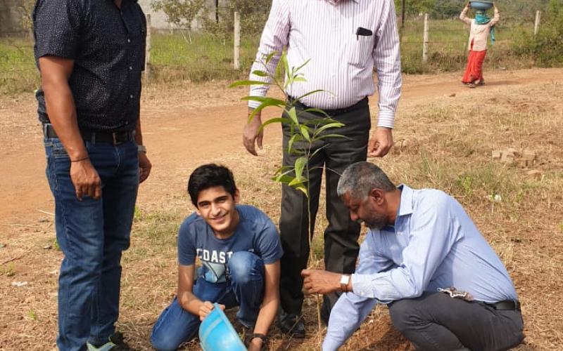 Environment Club, Team of Tree, Ayush Chelani, NH Goyal, Principal Shiladitya Ghosh, Administrator SK Tomar, teamfortrees, Raipur, Khabargali,