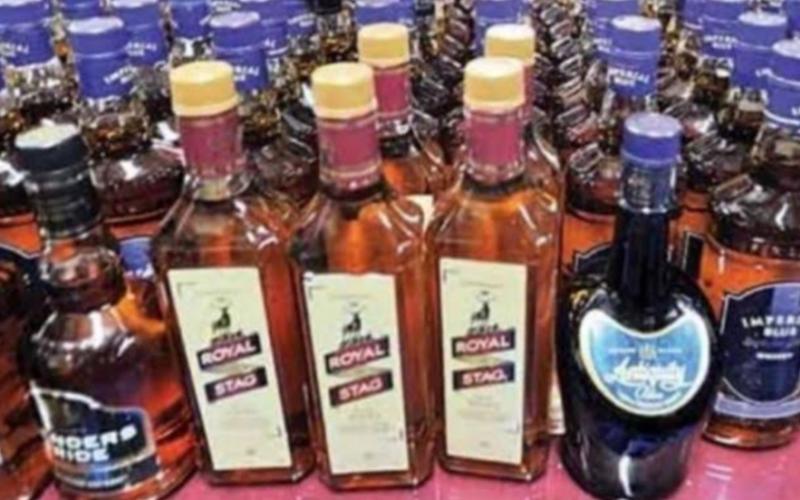 Excise Commissioner Niranjan Das, Chhattisgarh Marketing Corporation, Managing Director AP Tripathi, Octopus Bar Telibandha, Non-Entry Liquor & Beer Recovered, Raipur, Khabargali