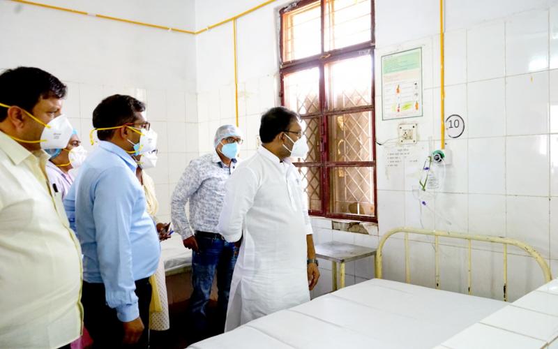 Public Health Engineering and Village Industries Minister Guru Rudrakumar, Vidhan Sabha Ahiwara, Community Health Center, Newly constructed, 20 bed oxygen rich Kovid Care Center, Chhattisgarh, Khabargali