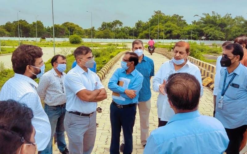 Transport Minister Akbar, Under Construction Driving Training and Research Institute, Nava Raipur Village Leopard, Transport Commissioner Topeshwar Verma, Additional Transport Commissioner Dipanshu Kabra, Joint Transport Commissioner Devvrat Sirmaur and Assistant Transport Commissioner Shailabh Sahu, Khabargali