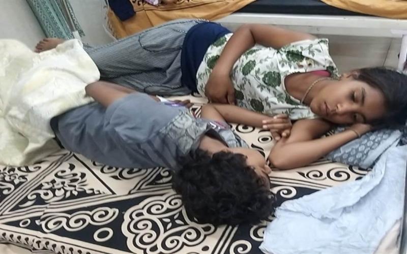 After eating chat secretly, 20 people in the grip of food poisoning, one girl died, Bilha's Devkiri, Khabargali