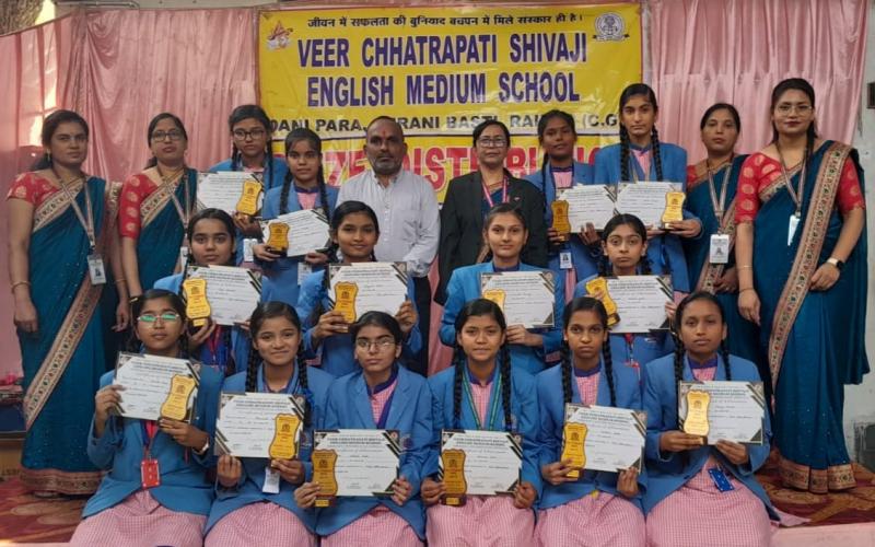 Veer Chhatrapati Shivaji English Medium School, Annual Prize Distribution Ceremony, School Director Mukesh Shah, Principal duo Nafisa Rangwala, Rashida Fazli, Raipur, Chhattisgarh, Khabargali