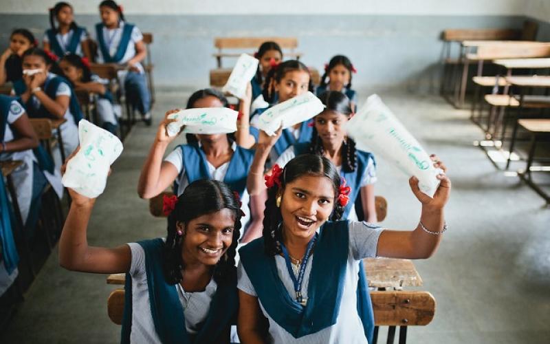 Supreme Court order, all schools and educational institutions should give free sanitary pads to girl students,khabargali