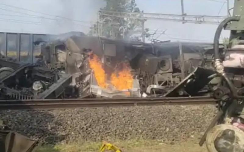 Major train accident at Singhpur station of Bilaspur division, two freight trains collided, one loco pilot killed, 5 injured, khabargali