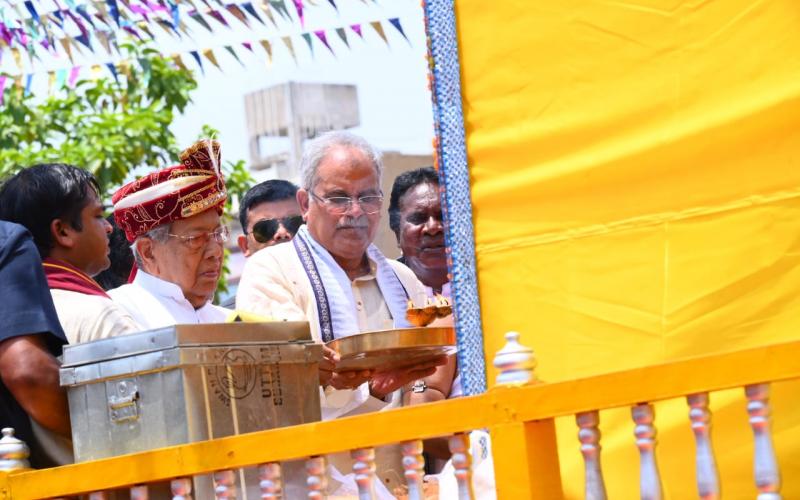 Jagannath Temple located in Gayatri Nagar Raipur, Prabhu Jagannath, Bhaiya Baldau and sister Subhadra, Chherapahra ceremony before Rath Yatra, Governor Shri Vishwabhushan Harichandan and Chief Minister Bhupesh Baghel, Chhattisgarh,khabargali