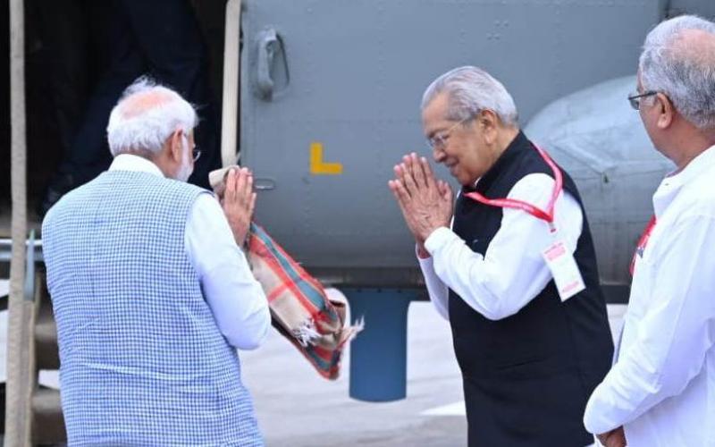 Prime Minister Narendra Modi, Governor Vishwabhushan Harichandan, Chief Minister Bhupesh Baghel emotional farewell, Raipur, Chhattisgarh