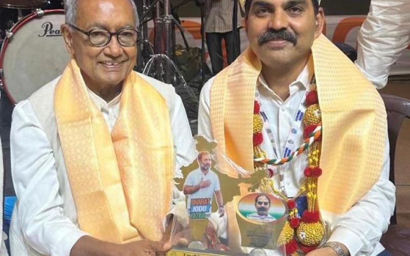 State President of Chhattisgarh Pradesh Congress Committee, Backward Classes, Raipur, Dr. Choleshwar, honored at the general convention organized by the All India National Youth Congress in Bangalore, Karnataka,khabargali