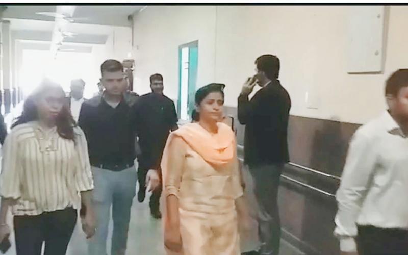 ED's remand to IAS Ranu Sahu till July 25, corruption in coal transportation to DMF and public food distribution PDS, Chhattisgarh,khabargali