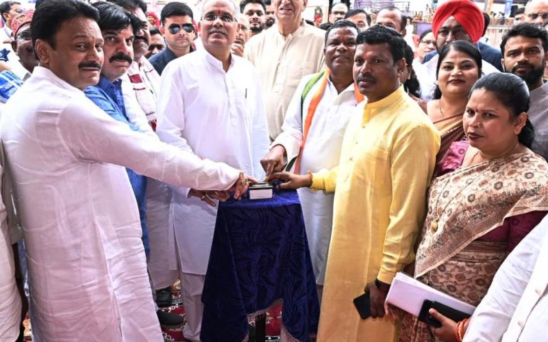 On World Tribal Day, CM Baghel opened treasury for Bastar district, gifted development works worth 637 crores, inaugurated and performed Bhoomipujan of 2300 works Chhattisgarh News, khabargali