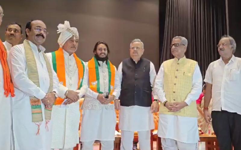 Dharma Guru Baldas Saheb of Satnami Samaj joined BJP, Guru Khushwant Saheb, Guru Asambh Das Saheb, Guru Dwarka Das Saheb, Guru Saurabh Das Saheb, Smt. Lamiksha Guru Dahria, NAPA President, Devraj Jangde, District Member, Smt.  Member, Vinod Sahu, Chhattisgarh, Khabargali