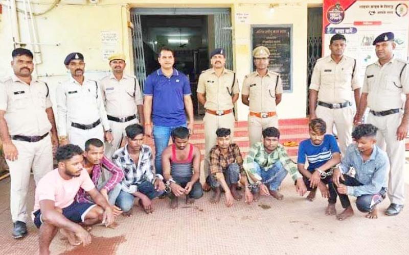 Shameful, Raipur's two real sisters were gang-raped by 10 accused, brutal incident in Bhansoj village, Raipur was returning to Rakhi dam on Thursday night, all accused arrested, main accused Poonam Thakur, son of BJP office-bearer of Mandirhasaud, Chhattisgarh, khabargali