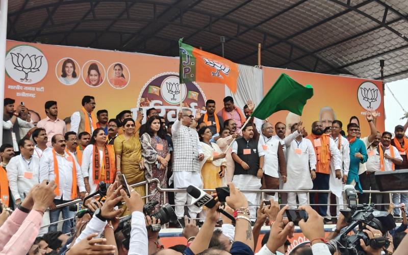 BJP's Parivartan Yatra reached Geedam from Dantewada, road show also, Amit Shah could not come, second yatra from Jashpur on 15th, Nadda will participate, Chhattisgarh, Khabargali