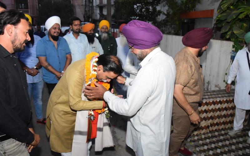 BJP candidate from Raipur West Assembly and former cabinet minister Rajesh Munat, Chhattisgarh Assembly elections, Hirapur Gurudwara, Khabargali.