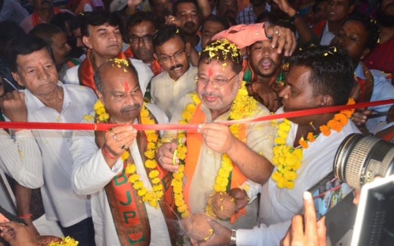 Purandar Mishra's Shankarnagar Mandal election office was inaugurated by MP Sunil Soni, election office opened in Chowpatty Chowk, Jagdish Hotel, New Shantinagar, Raipur North Assembly, BJP candidate Purandar Mishra, Khabargali.