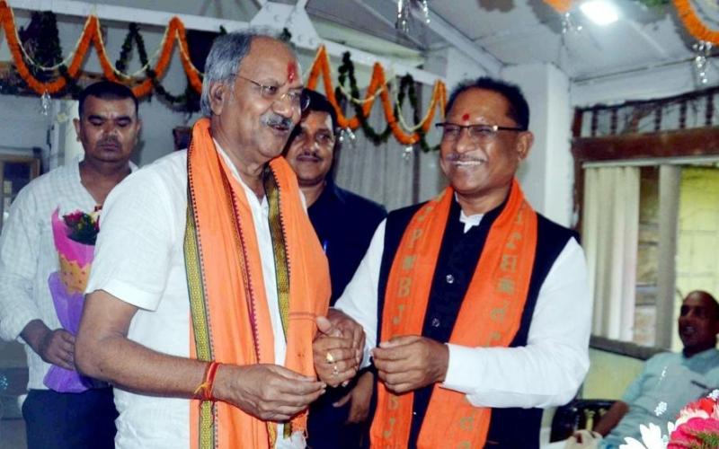 Brijmohan Aggarwal congratulated Vishnu Dev Sai on being made the Chief Minister, Chhattisgarh, Khabargali