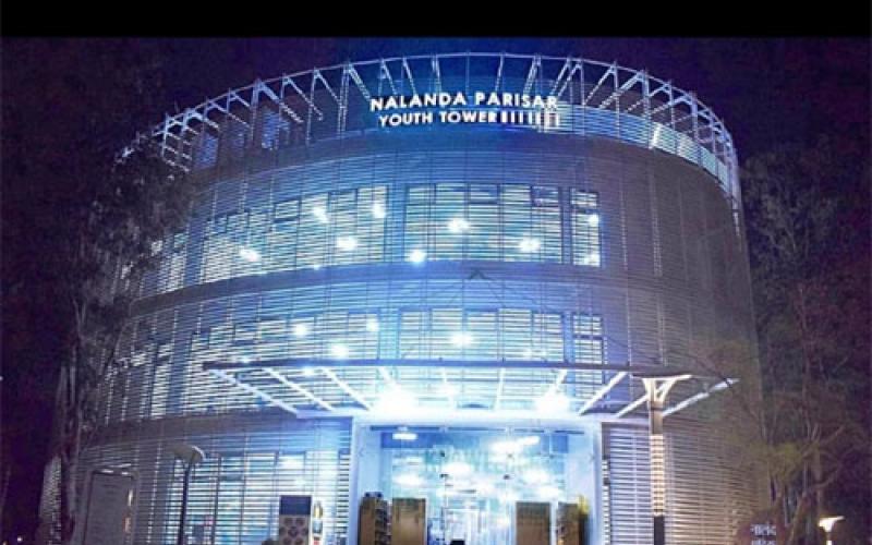 Changed picture of Nalanda campus of the capital, free internet, quick implementation of Chief Minister Vishnu Dev Sai's announcement, gift given to students on National Youth Day, speed now double, other facilities increased, Digital Library, Raipur, Chhattisgarh, Khabargali