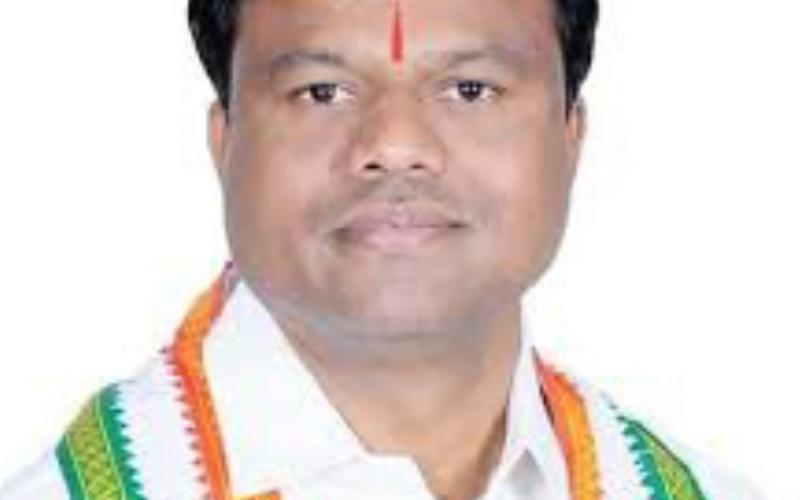 Congress will give Rs 1 lakh to every woman in a year, after the youth, five guarantees each for Congress women and farmers, State Congress President Deepak Baij, Khabargali