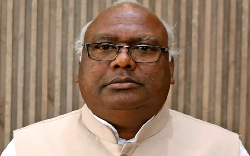 Congress rebel Chintamani Maharaj gets ticket, four MPs' cards cleared, Chhattisgarh, Khabargali