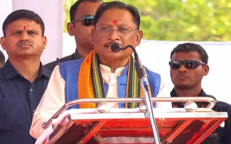 Chhattisgarh CM Vishnu Dev Sai addressing a public meeting in Bijapur, Chief Minister took a dig at Congress' announcements, Khabargali