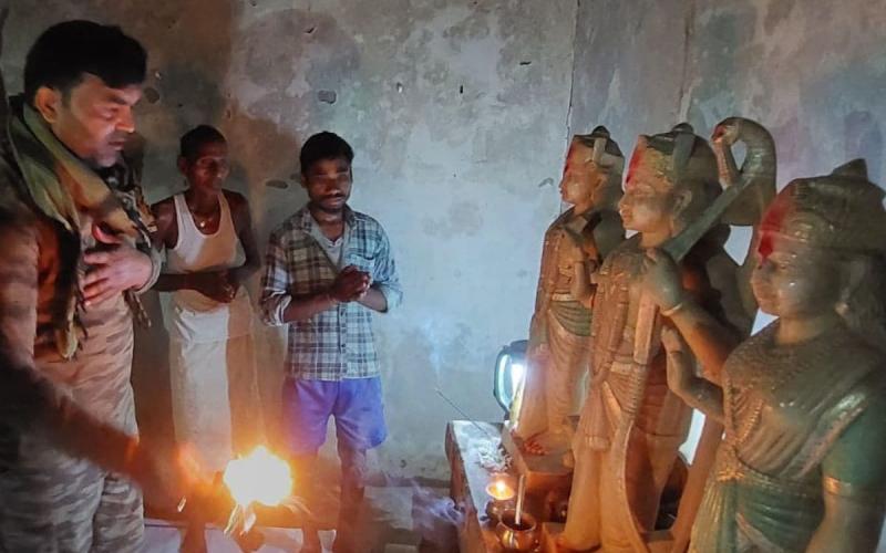 The doors of Shri Ram temple were closed for 21 years.. then a miracle happened, CRPF opened the Shri Ram temple which was closed by Naxalites, Keralapenda, Chhattisgarh, under Chintalnar police station area of ​​Naxal-affected Sukma district, Khabargali