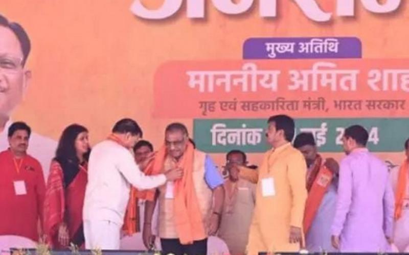 Former PCCF Rakesh Chaturvedi started political innings with BJP, Chaturvedi joined BJP before Amit Shah's public meeting in Katghora, Chhattisgarh, Khabargali