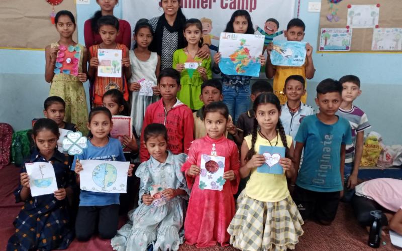 Adani Foundation's huge summer camp to enhance the skills of village children in various colors, RIPA Center of village Tarashiv, Manager Vibhas Karmakar, Assistant Engineer Abu Salem and Adani Foundation's Program Manager Deepak Kumar Singh, Educational Program Director Mrs. Preeti Prajapati, Sarpanch Manish Verma, Chhattisgarh, Khabargali