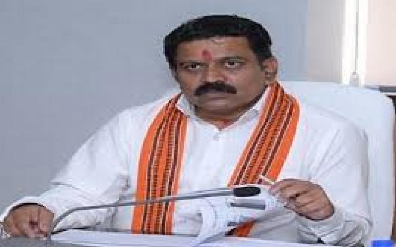 Deputy Chief Minister Vijay Sharma has said that not only Dr. Charandas Mahant but the entire Congress needs to learn the Constitution from our Prime Minister Narendra Modi, Chhattisgarh, Khabargali