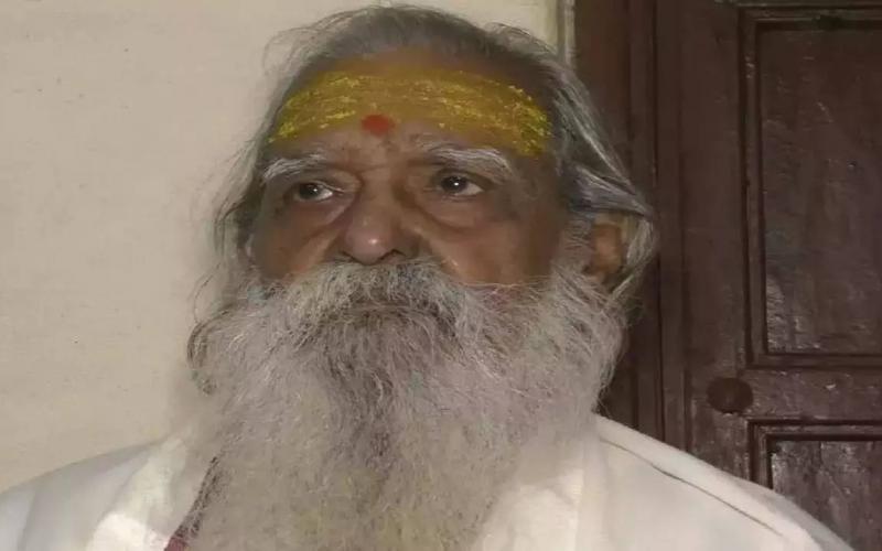 Chief Acharya, who consecrated the Ayodhya Ram temple, passed away, breathed his last at the age of 90...