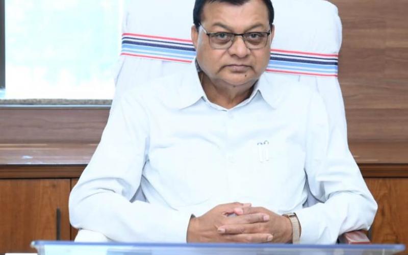 After the instructions of Industry Minister Lakhan Lal Devangan, survey of each industry, licenses of two industries of Tifra cancelled, notices issued to 20, action taken against two non-industrial units of Tifra in Bilaspur district, Chhattisgarh, Khabargali