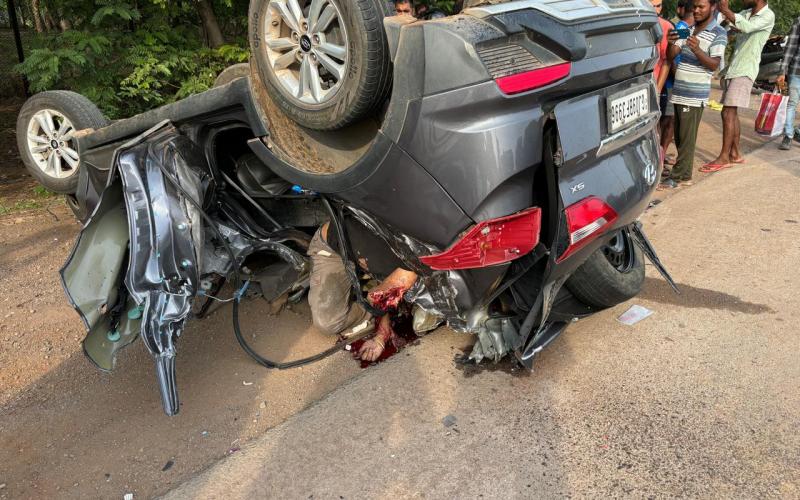Two students studying to be doctors in RIMS died in a road accident, two cars collided head-on in Mandir Hasaud, Chhattisgarh, Khabargali