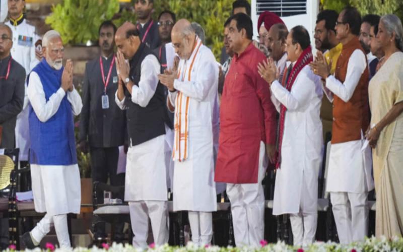 PM Narendra Modi created history today by taking oath as Prime Minister for the third consecutive time, Prime Minister Modi's jumbo team includes 71 ministers, 30 cabinet ministers including the PM, five ministers of state with independent charge and 36 state ministers took oath, India, Khabargali