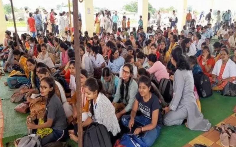 Health workers on strike, health services likely to deteriorate in Chhattisgarh.. latest news Hindi news cg news big news khabargali 
